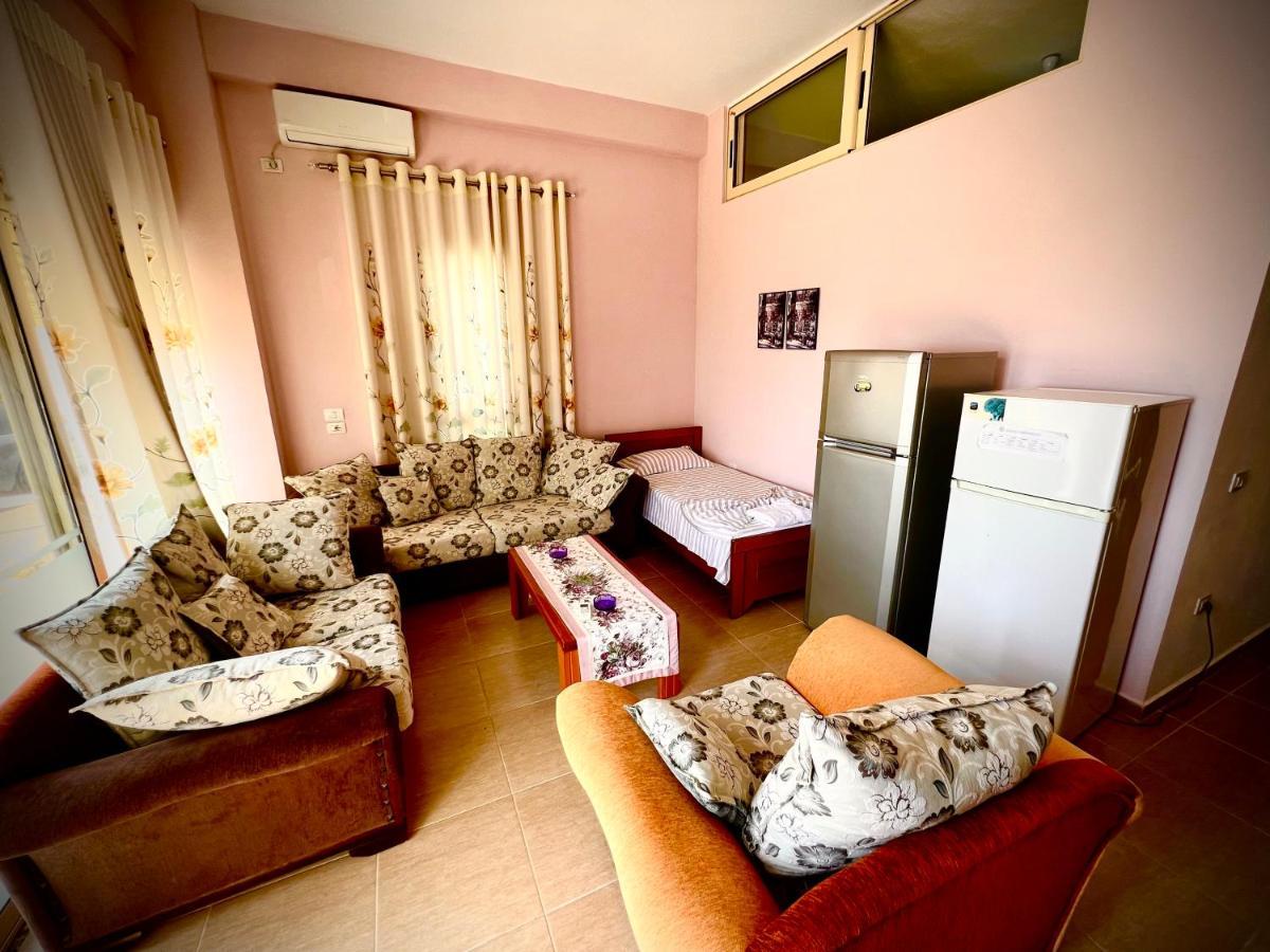 Sana Apartment Sarandë Esterno foto