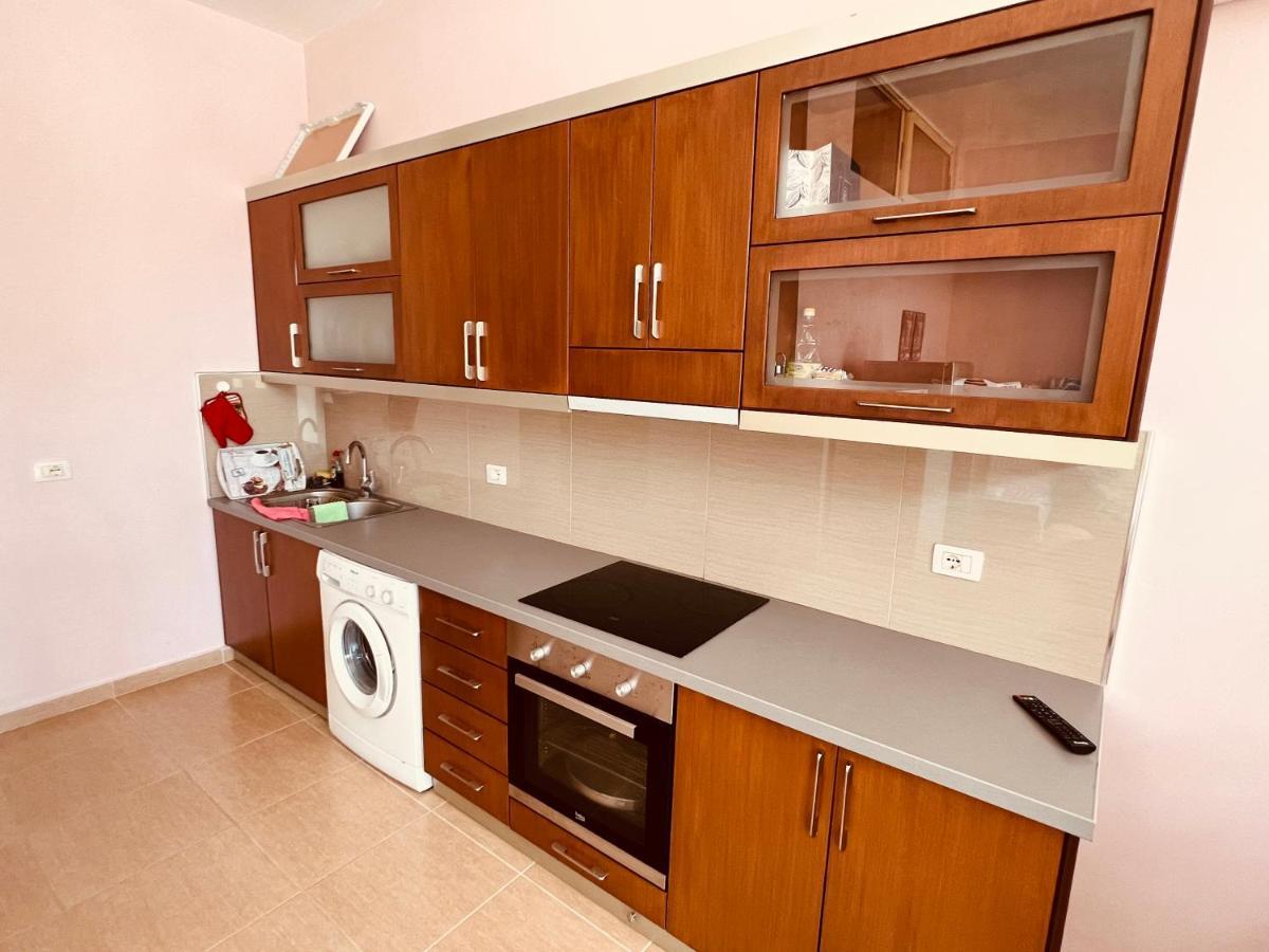 Sana Apartment Sarandë Esterno foto