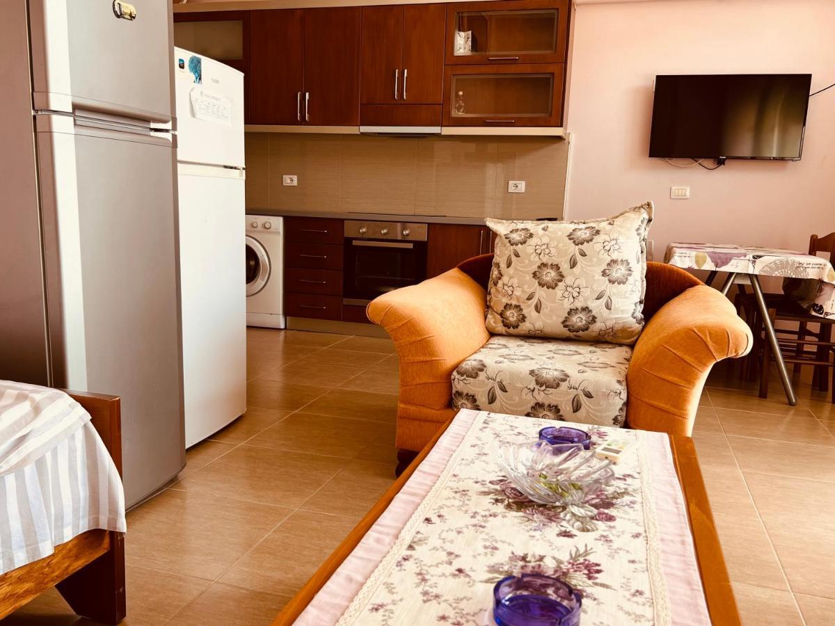 Sana Apartment Sarandë Esterno foto