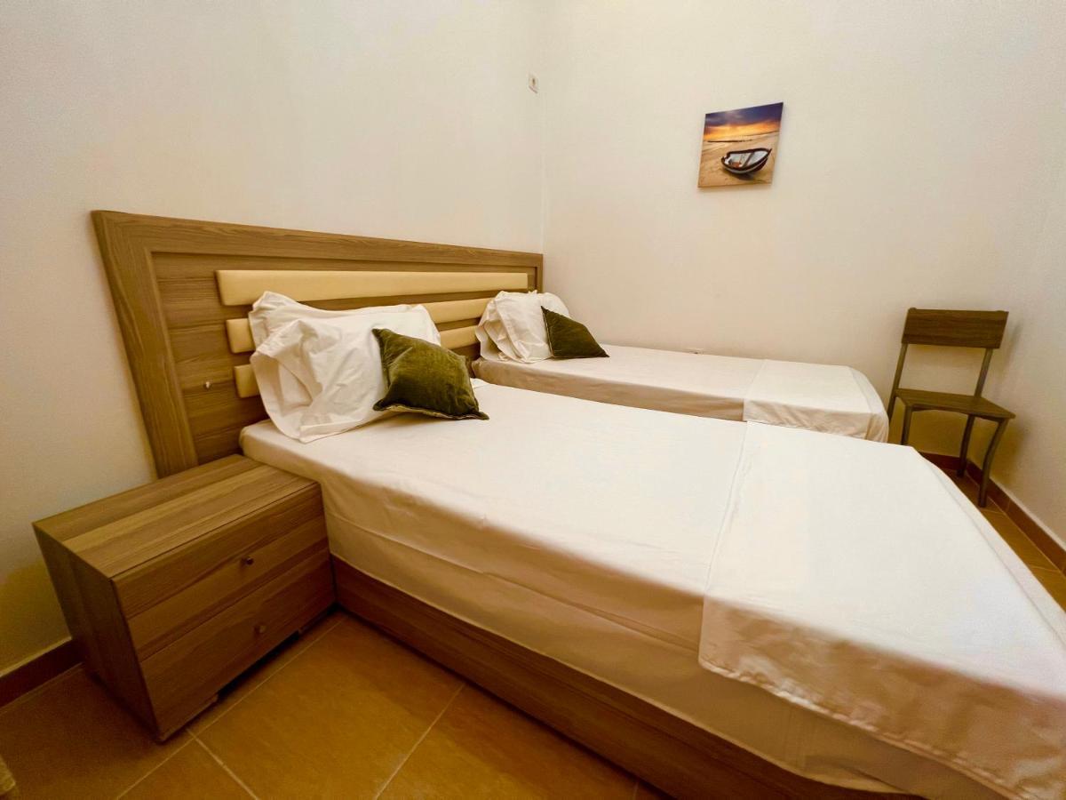 Sana Apartment Sarandë Esterno foto